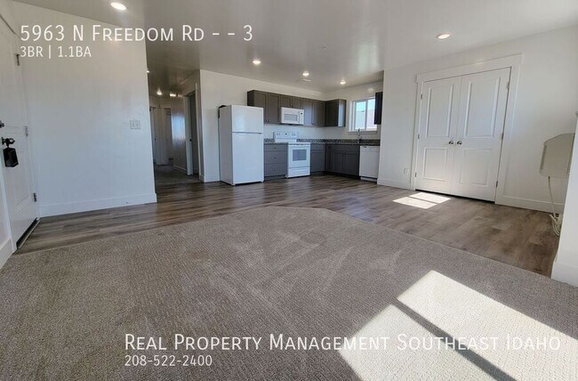 Building Photo - 5963 N Freedom Rd