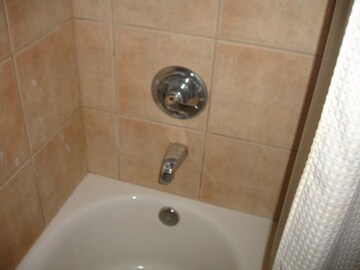 Building Photo - Beautiful 2 Bed 2 Bath Townhouse. Totally Remodeled, Modern Poolside Unit with Loft Feel. All Kit...