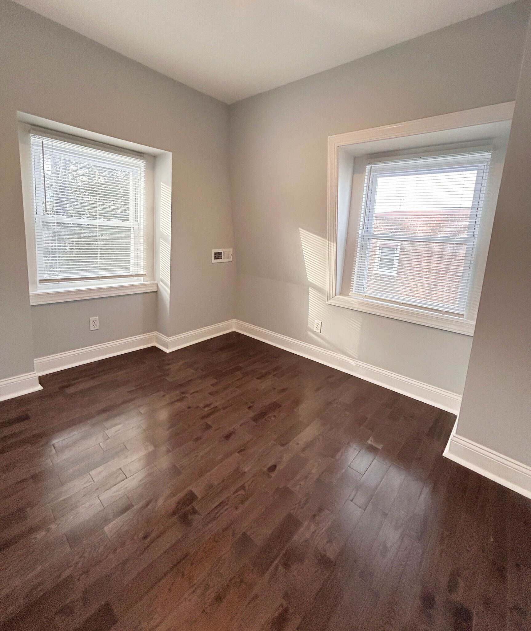 Building Photo - 157 E Duval St