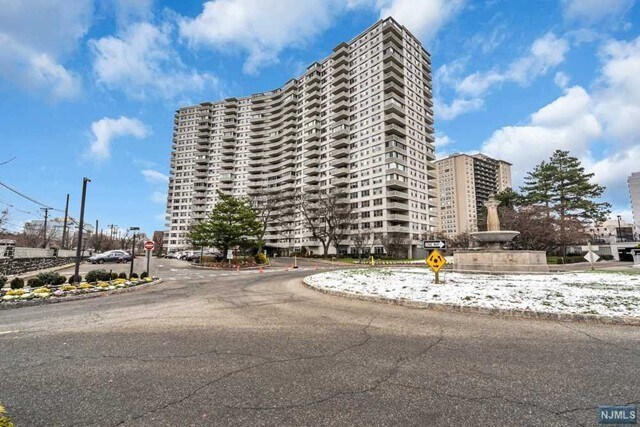 Building Photo - 2100 Linwood Ave