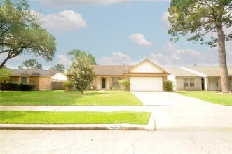 Building Photo - 16503 Canario Dr