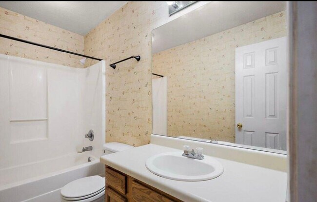 Building Photo - 4422 Blake Cir