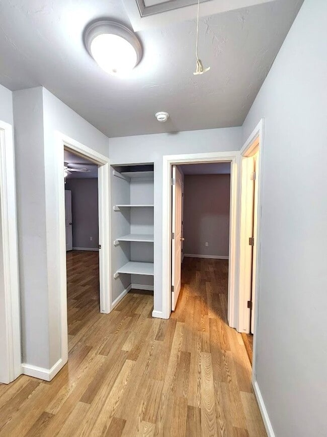 Building Photo - Campbell St Duplex