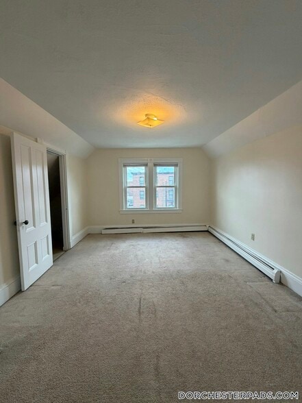 Building Photo - 393 Adams St