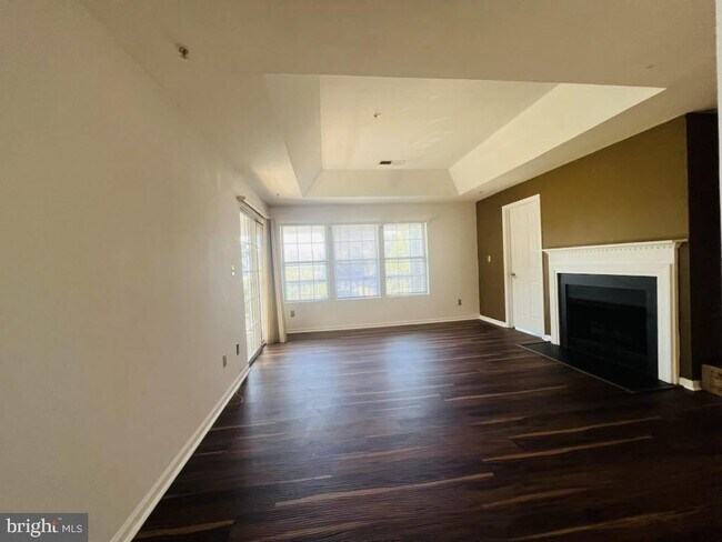 Building Photo - 8095 Lacy Dr