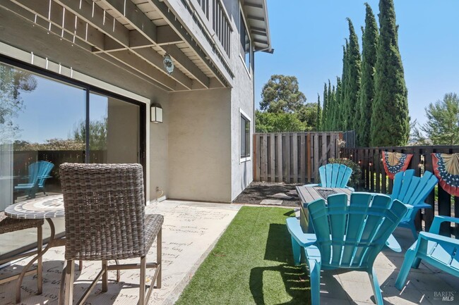 Building Photo - 900 Cambridge Dr