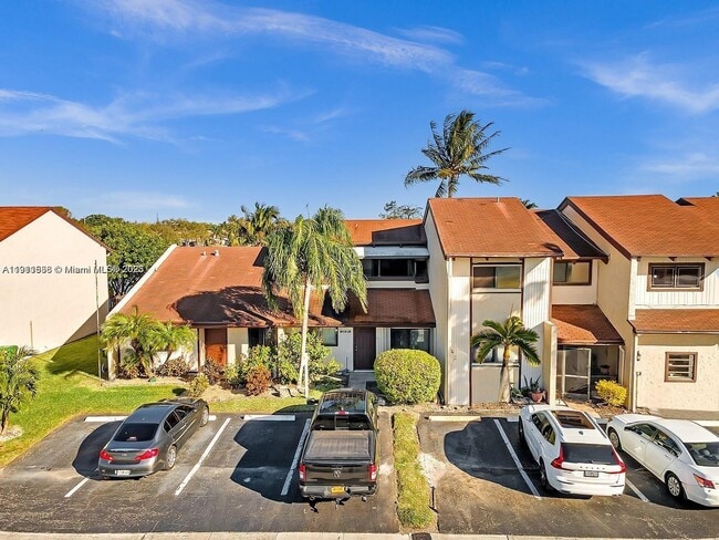 Building Photo - 2701 SW 58th Manor