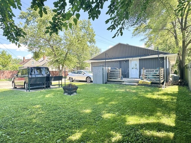 Building Photo - Rare Clawson Ranch – Fully Updated, Open C...