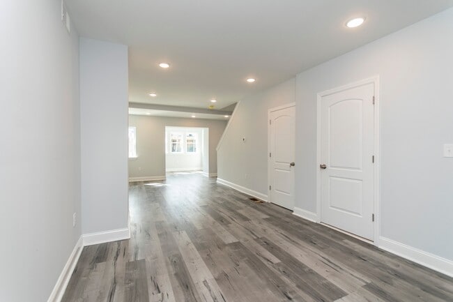 Building Photo - Recently renovated home in South West Phil...