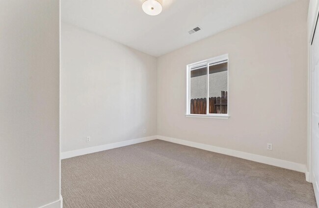 Building Photo - 1058 Chip Ct