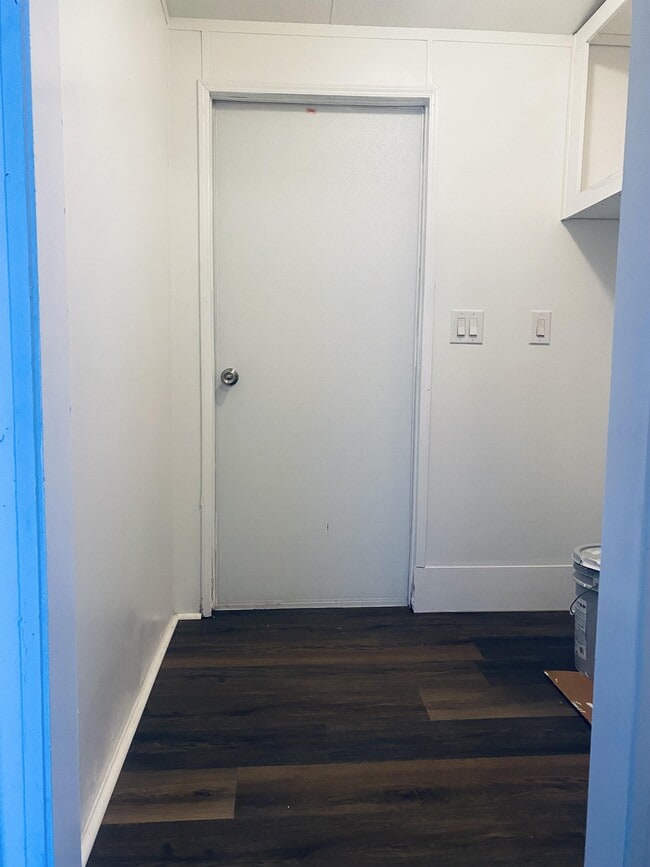 Building Photo - 918 Salters St