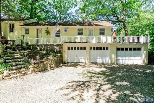 Primary Photo - 28 Turners Lake Dr