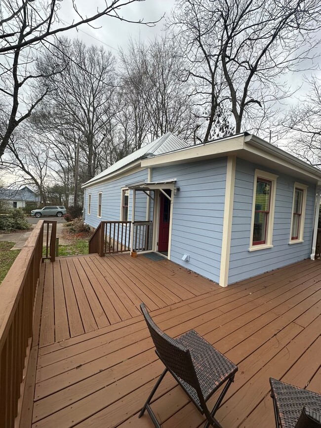 Building Photo - Shotgun Home in the Boulevard Neighborhood - Move in date June 1st, 2026