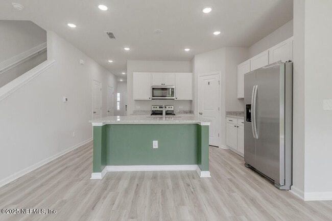 Building Photo - 14438 Macadamia Ln
