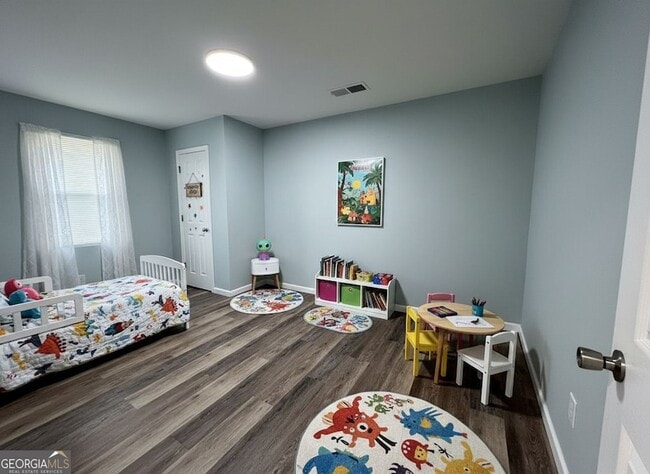 Building Photo - 30 E Kimble St