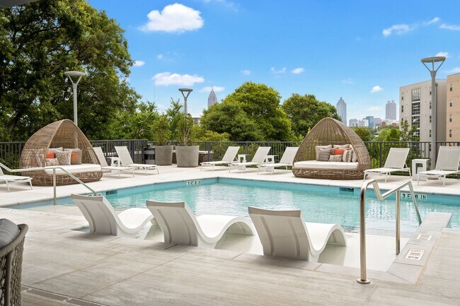 Building Photo - Premier Penthouse Suite at Seven 88 West Midtown-