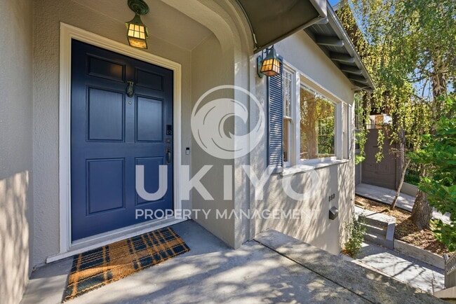 Building Photo - 860 Portal Ave