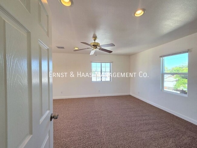 Building Photo - 5426 Lewis Ave