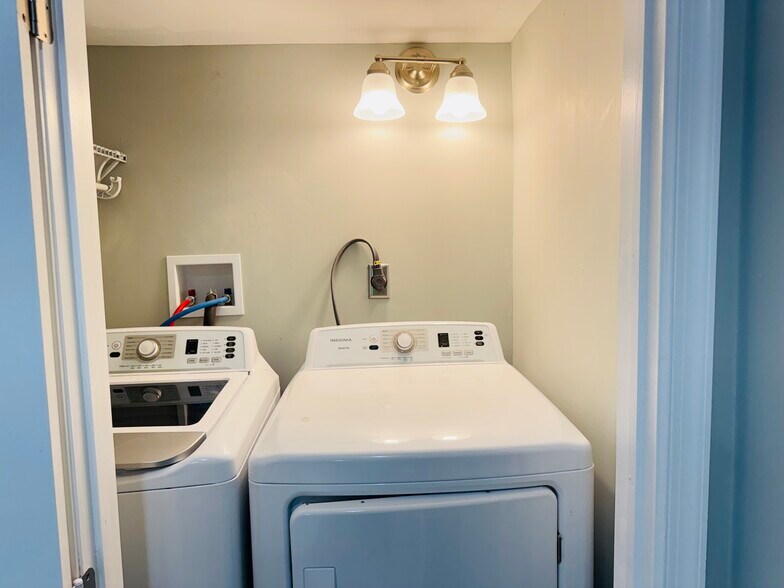 Building Photo - 13104 Bay Hill Dr