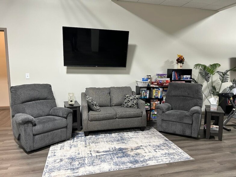 Building Photo - 127 Lake St