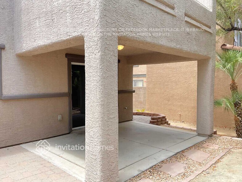 Building Photo - 644 Desert Passage St