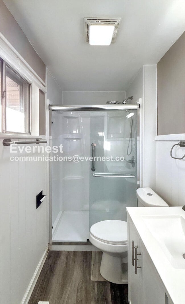 Building Photo - 3523 Roswell Dr