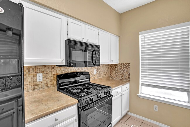 Building Photo - 16412 Framingham Cir