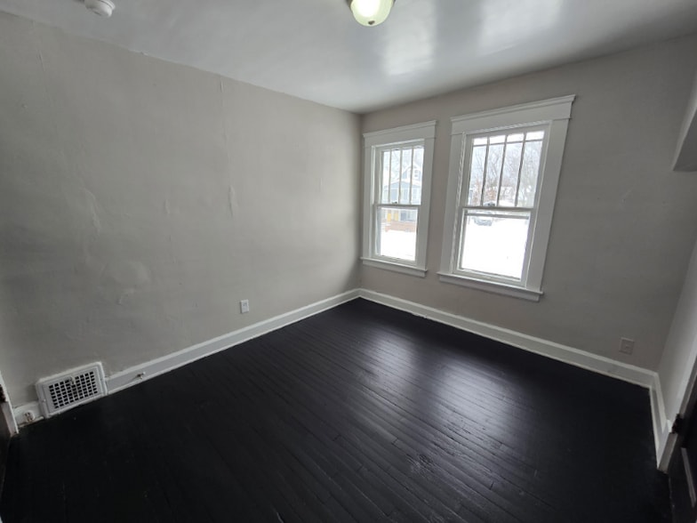 Building Photo - 1724 Cliffview Rd