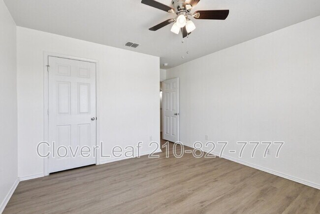 Building Photo - 3628 Lazy Diamond