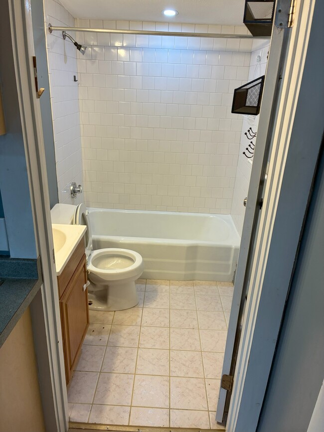 Building Photo - 5 Cliff St