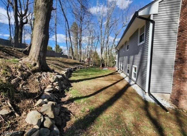 Building Photo - 78 Long Hill Rd