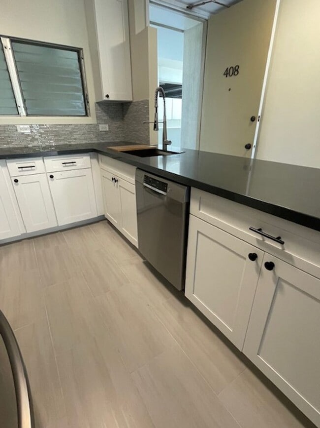 Building Photo - Available now - 2 bedroom / 2 bath / 1 cov...
