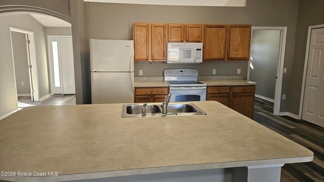 Building Photo - 249 Americana Blvd NE