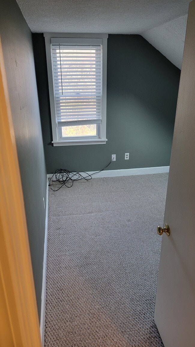 Building Photo - 115 Paul Manafort Dr