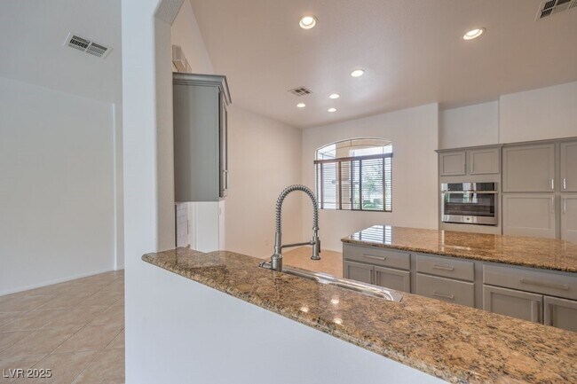 Building Photo - 10640 Warrior Ct
