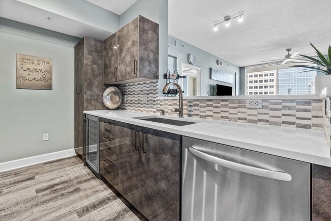 Building Photo - 550 Okeechobee Blvd