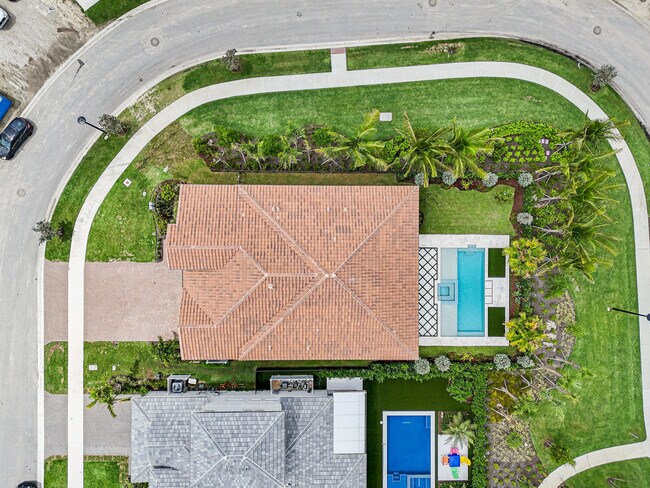 Building Photo - 13621 Le Christine Dr