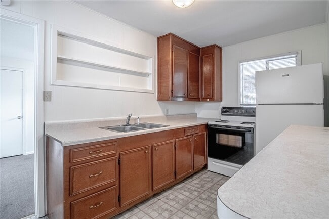 Building Photo - 137 Lee Ln