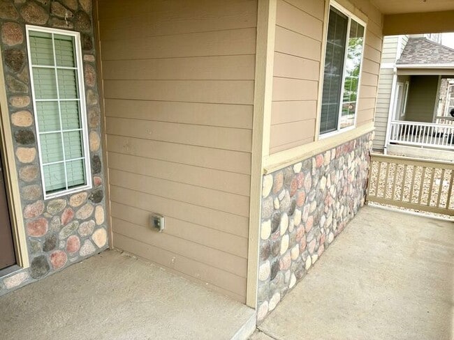Building Photo - Beautiful 4 Bedroom Two-Story Home in Windsor!