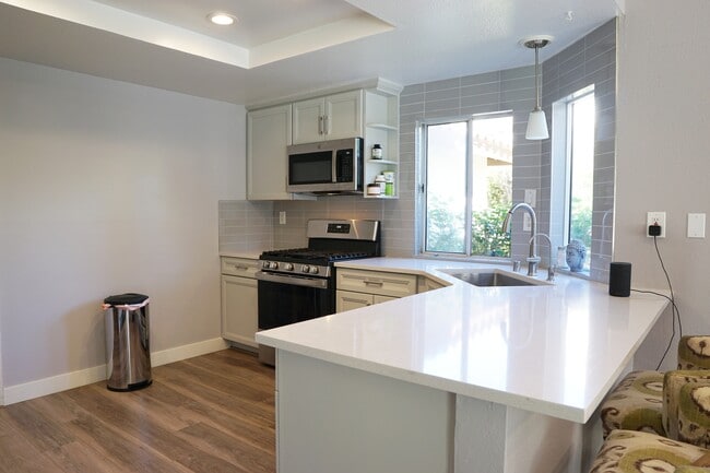 Building Photo - 44150 Calico Cir