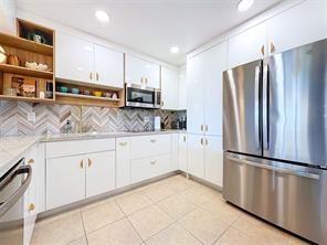 Building Photo - 2311 S Cypress Bend Dr