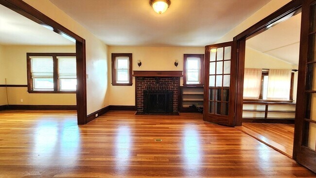 Building Photo - 177 Trapelo Rd