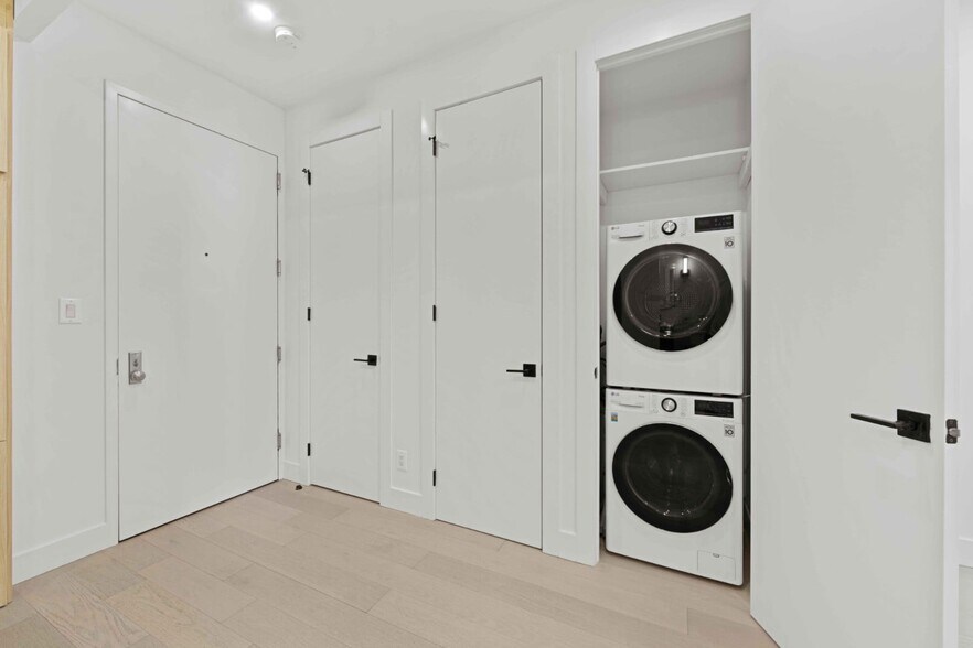 Building Photo - 426 Seventh Avenue