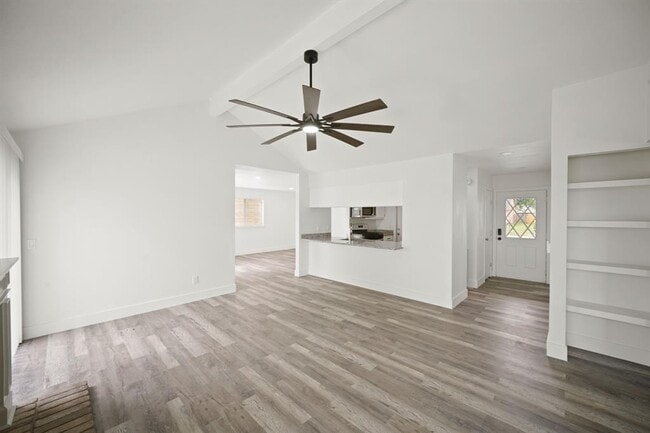 Building Photo - 6738 Prairie Village Dr