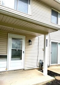 Building Photo - 2338 Carnation Dr
