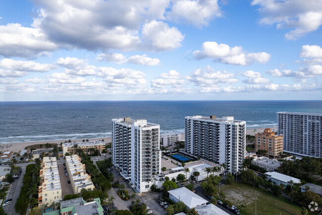 Aerial Photo - Silver Thatch Atlantic Plaza