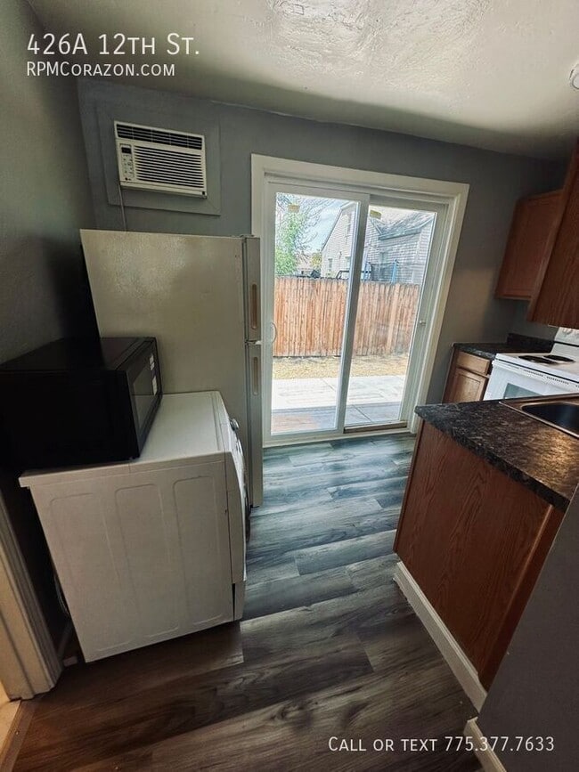 Building Photo - 426 12th St