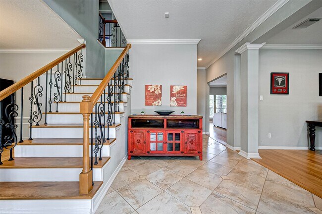 Building Photo - 14 Bradford Cir