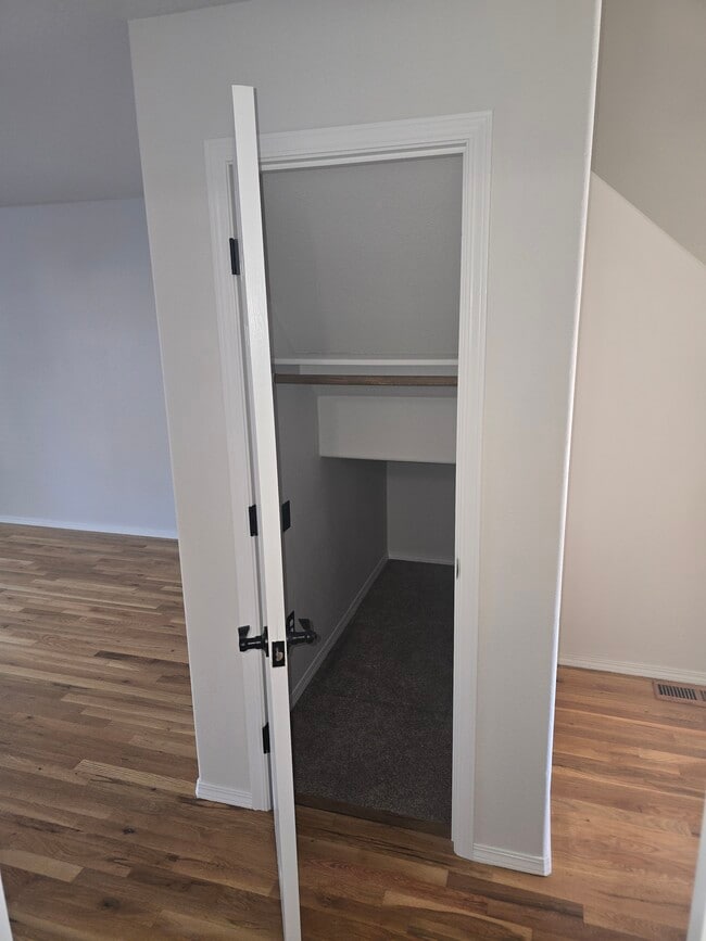 Building Photo - 222 W Hereford St