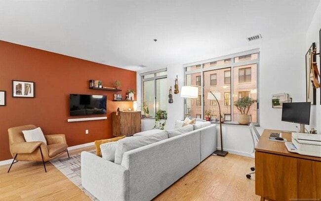 Building Photo - 25 McWilliams Pl